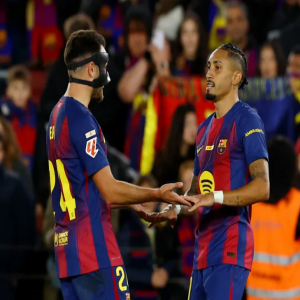 رافينيا يقود برشلونة للفوز على أوساسونا بالدوري الإسباني