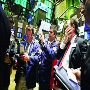 تراجع الأسهم الأمريكية وسط ترقب بيانات اقتصادية وانتعاش الأوروبية