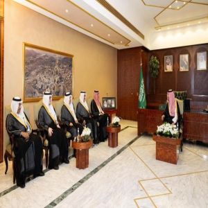 نائب أمير منطقة مكة المكرمة يستقبل وفدًا من أعضاء مجلس الشورى