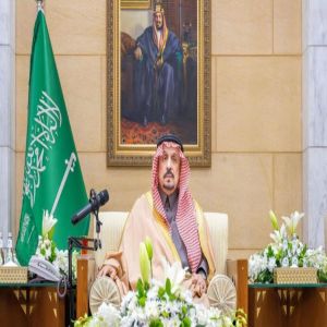 أمير منطقة الرياض يستقبل محافظ الدرعية والرئيس العام لهيئة الأمر بالمعروف