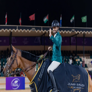 رغم أمطار الرياض القوية .. منافسات "قفز السعودية" مستمرة