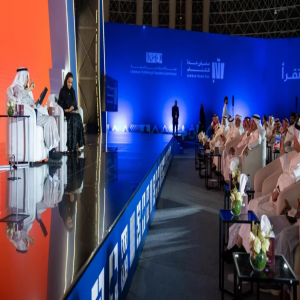 الأمسيات الشعرية تشكّل مساحة إبداعية في معرض جدة للكتاب 2025