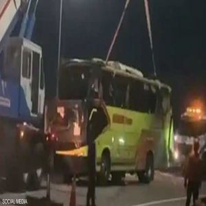 مصرع 15 شخصًا وإصابة 19 آخرين في حادث حافلة بإندونيسيا