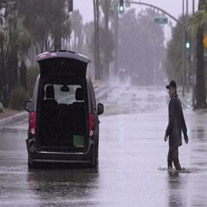 مصرع شخص واحد على الأقل اثر أمطار غزيرة وفيضانات شمال كاليفورنيا