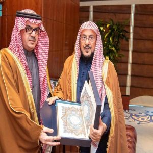 وزير الشؤون الإسلامية يستقبل سفير خادم الحرمين الشريفين لدى نيبال