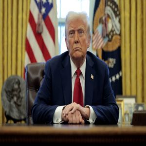 ترامب يستدعي عشرات السفراء من الخارج.. والديمقراطيون يقرعون ناقوس الخطر