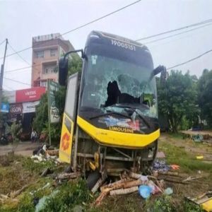 انقلاب حافلة في فيتنام ومقتل 7 أشخاص على الأقل