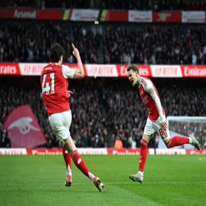 أوديجارد ينهي صيامه التهديفي ويعيد أرسنال إلى الصدارة