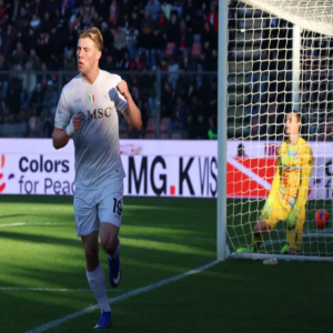 ثنائية هويلوند تقود نابولي للفوز على كريمونيزي بالدوري