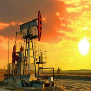 تراجع أسعار النفط بعد ارتفاعها أكثر من 2%