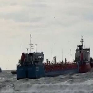 تصادم ناقلتي نفط قبالة إسطنبول.. وفرق الإنقاذ تتدخل