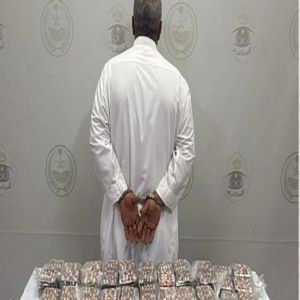 أمن الطرق بمكة يضبط مواطنًا بحوزته أكثر من 22 ألف قرص خاضع للتنظيم الطبي