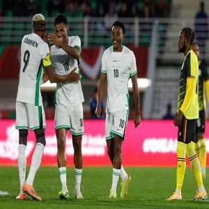 نسور نيجيريا تحلّق بالعلامة الكاملة وتكتسح أوغندا بثلاثية في كأس أمم إفريقيا 2025