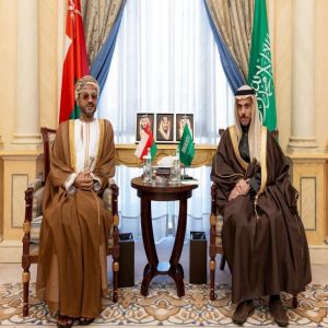 سمو وزير الخارجية يستقبل وزير خارجية سلطنة عُمان
