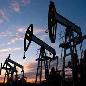 استقرار أسعار النفط وسط ترقب تطورات جيوسياسية