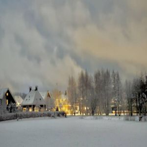 الثلوج تشل حركة الطيران والقطارات والطرق في هولندا