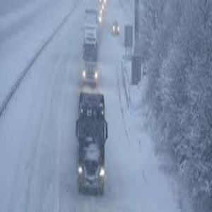 موجة ثلوج تعطل حركة النقل وتلغي مئات الرحلات في أوروبا