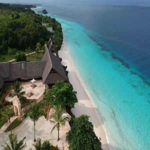 تفاصيل الرحلة الممتدة من سواحل المملكة إلى جنة النخيل والرمال البيضاء