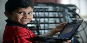 طفل في الخامسة أصغر خبير كمبيوتر في العالم !