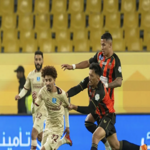 تعادل مثير يحسم مواجهة الفيحاء والرياض في دوري روشن