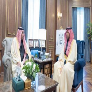 أمير الحدود الشمالية يستقبل مدير منفذ جديدة عرعر المكلّف حديثًا