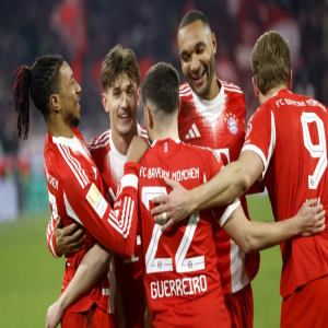 بايرن يسحق فولفسبورج بثمانية ويعزز صدارته للدوري الألماني