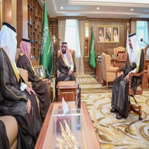 أمير منطقة جازان يستقبل وزير البلديات والإسكان