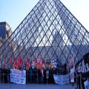 متحف اللوفر يعلن إغلاق أبوابه من جديد.. ويكشف عن السبب