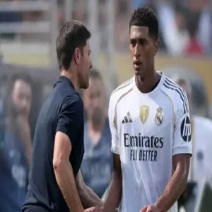 بيلينغهام يكسر صمته ويرد على شائعات الخلاف مع تشابي ألونسو