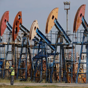 النفط يهبط بأكثر من 2%