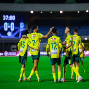 الخليج يعبر الأخدود برباعية في دوري روشن