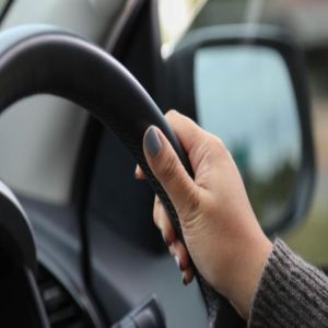 مصرع شاب دهسًا أثناء تعليم زوجته القيادة في جازان