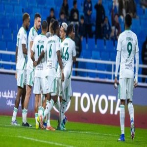 الأهلي يهزم الخلود ويقفز لوصافة روشن