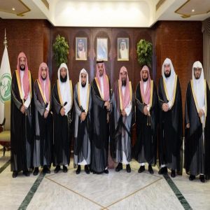 نائب أمير منطقة مكة المكرمة يستقبل رئيس الشؤون الدينية وأئمة وخطباء المسجد الحرام