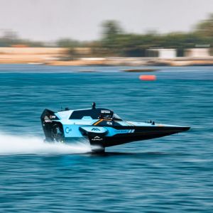 فريق برادي يتصدر تصفيات افتتاح جولة جدة لبطولة القوارب الكهربائية E1