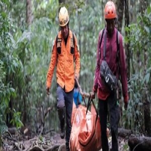 العثور على جثث ركاب طائرة مفقودة في إندونيسيا