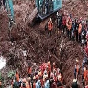 سبعة قتلى وعشرات المفقودين جراء انهيار أرضي في جاوة الغربية بإندونيسيا