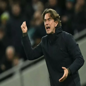 تعادل متأخر لا يطفئ غضب الجماهير.. فرانك تحت المجهر مجدداً