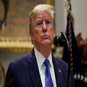 ترامب يعلن حالة الطوارئ في 10 ولايات بسبب عاصفة شتوية