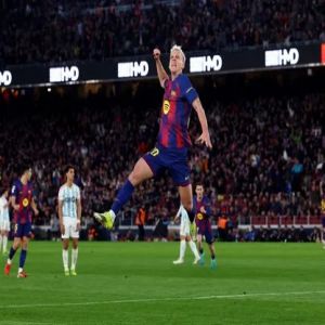 برشلونة يستعيد صدارة الدوري الإسباني بالفوز على ريال أوفييدو