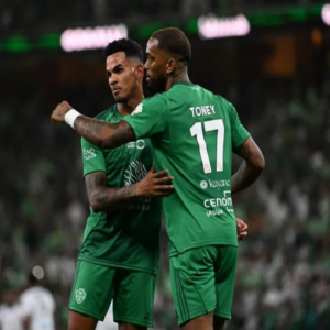 الأهلي يكتسح الاتفاق برباعية.. ويضيق الخناق على الهلال في صدارة روشن