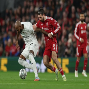 ليفربول يكتسح قرة باغ بسداسية ويبلغ ثمن نهائي دوري الأبطال