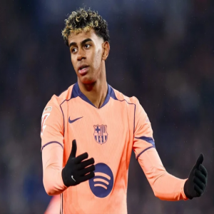 الاتحاد يرصد 300 مليون يورو للتعاقد مع لامين يامال