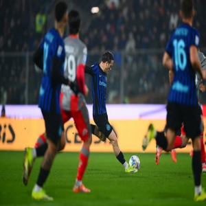 إنتر ميلان يواصل صدارته للدوري الإيطالي بالفوز على كريمونيزي