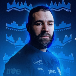 رسميًا.. الهلال يضم كريم بنزيما بعقد لمدة عام ونصف