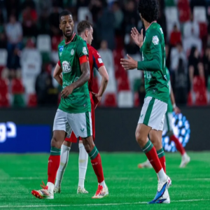 الاتفاق يهزم ضمك بثنائية في دوري روشن