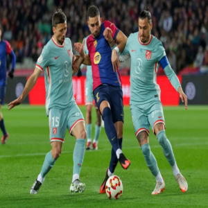 برشلونة يواجه أتلتيكو مدريد في قبل نهائي كأس إسبانيا