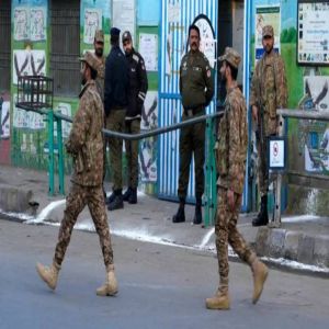 القبض على 4 مشتبه بهم بتفجير مسجد في باكستان