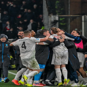 نابولي يهزم جنوة في اللحظات الأخيرة