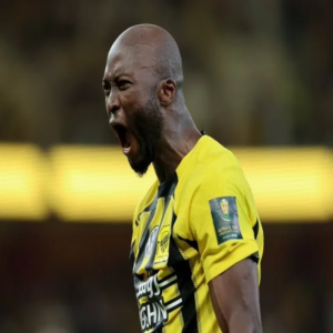 منشور غامض من لاعب الاتحاد بعد الخسارة أمام النصر